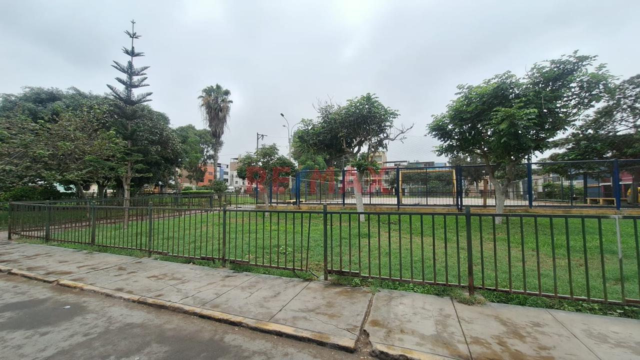 Se Vende Casa En San Juan Miraflores Como Terreno - 14