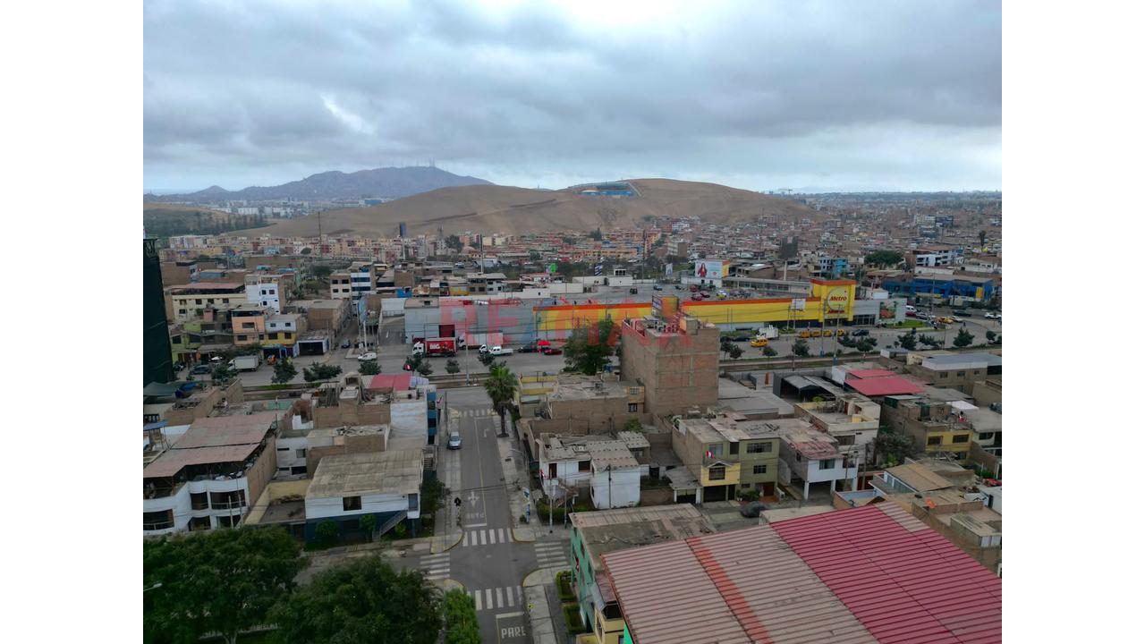 Se Vende Casa En San Juan Miraflores Como Terreno - 10