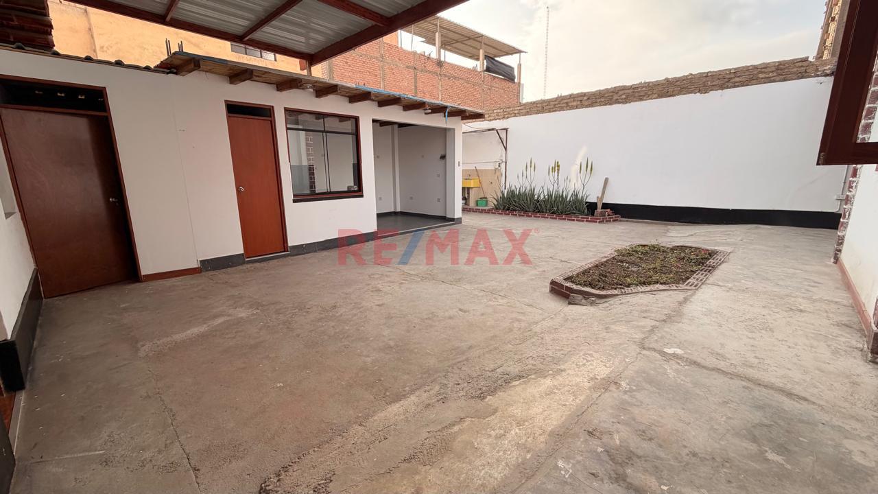 Alquiler De Casa /Local - 11