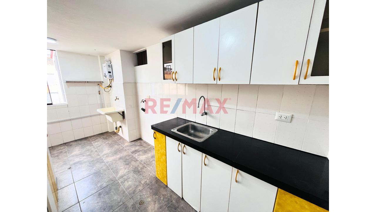 Departamento Exclusivo En Surco – Seguridad, Ascensor Y Excelente Ubicación - 13