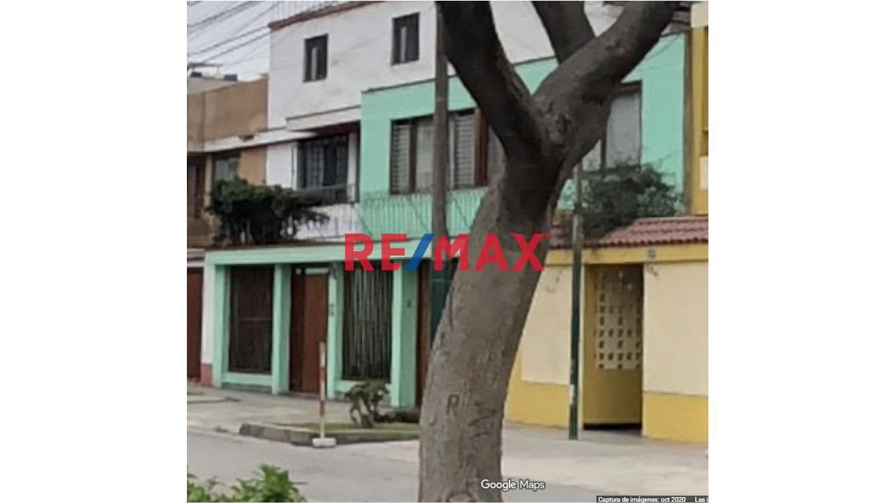 Casa Frente A Parque En Santa Catalina | 250 M² De Terreno - 1