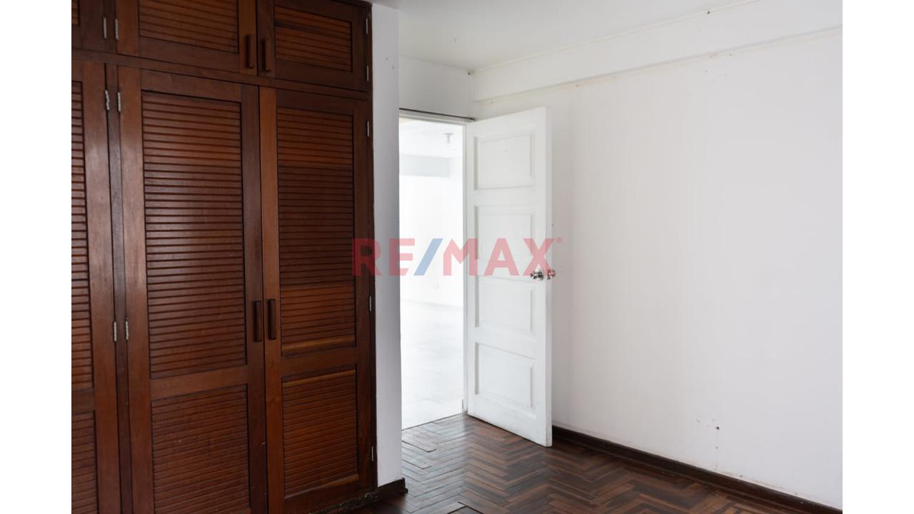 Local En Venta Con 7 Ambientes - 12