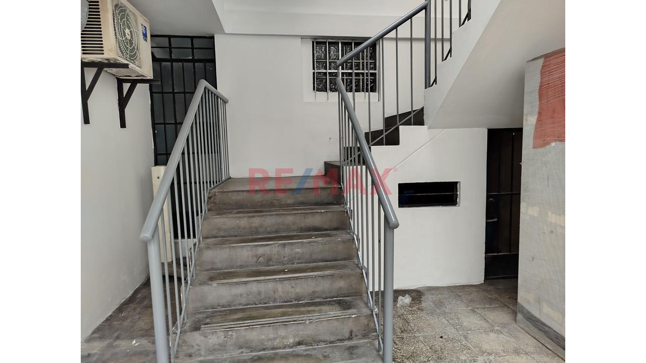Local En Venta Con 7 Ambientes - 17