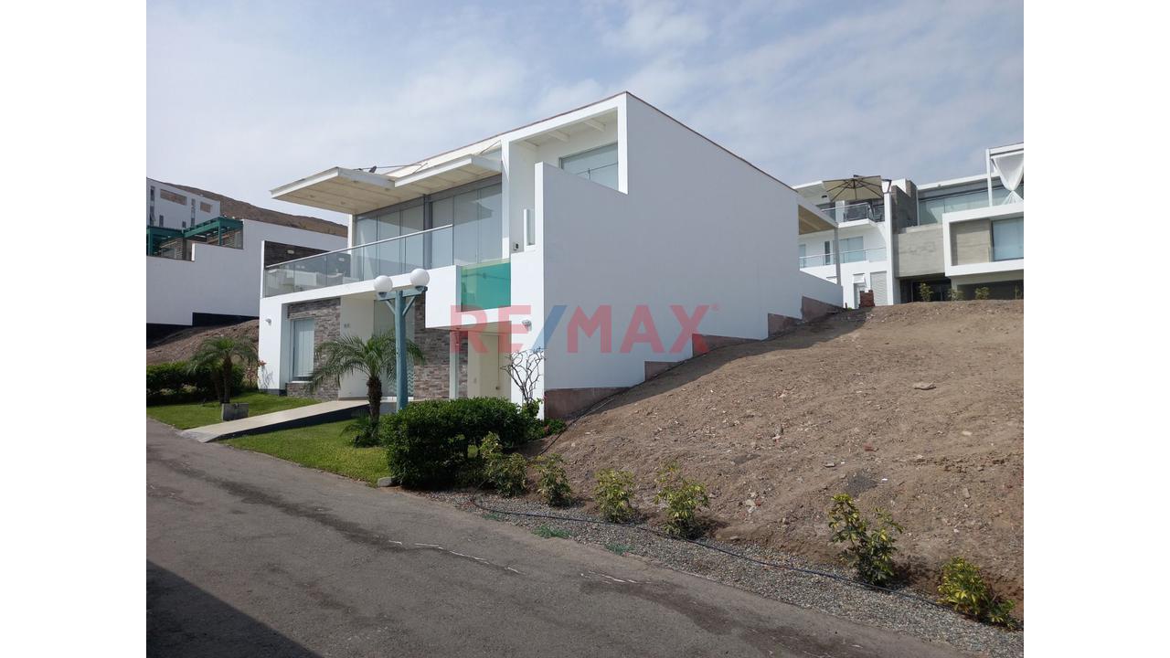 Terreno En Condominio Exclusivo Con Vista Al Mar En Un Entorno Unico - 2