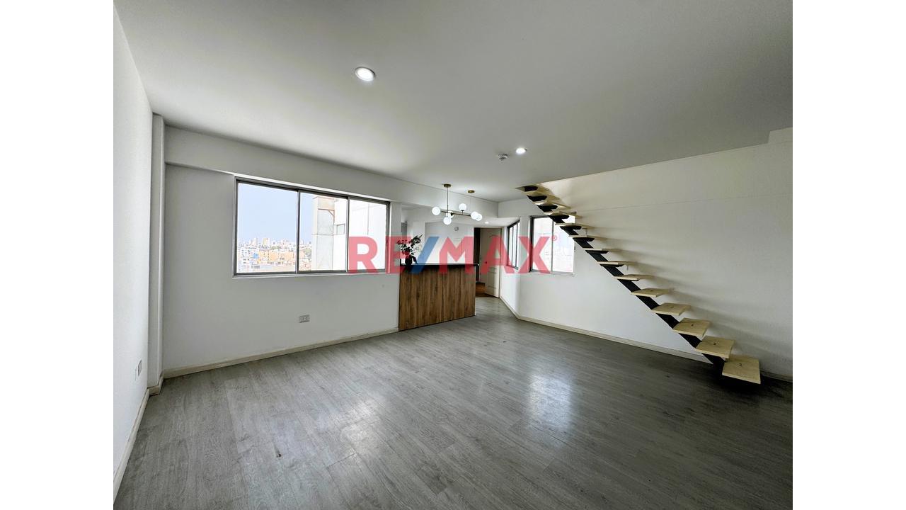 Vive Frente Al Mar En San Miguel | Exclusivo Y Amplio Dúplex Con Amplia Terraza Y Vista Lateral Al Mar