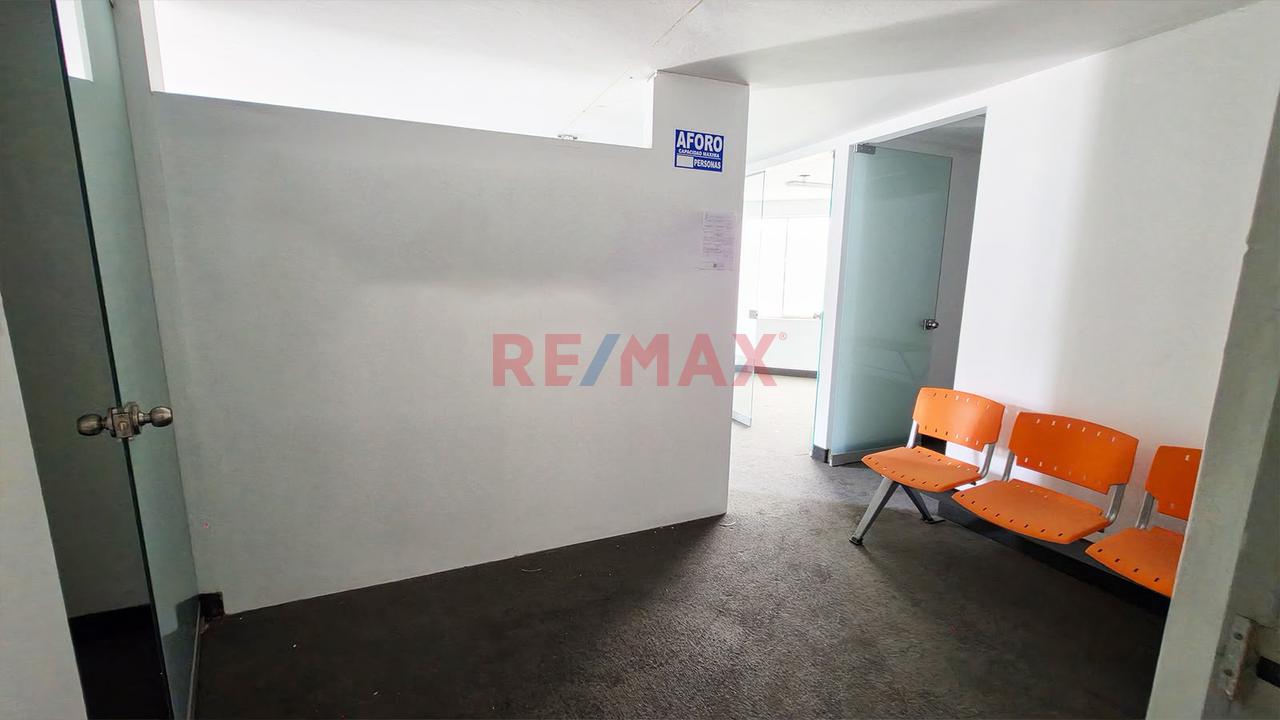 Amplio Local Industrial En Av. Quilca – Callao — foto 14