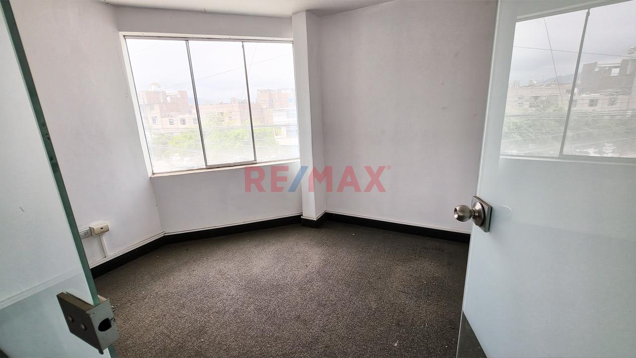 Amplio Local Industrial En Av. Quilca – Callao — foto 12