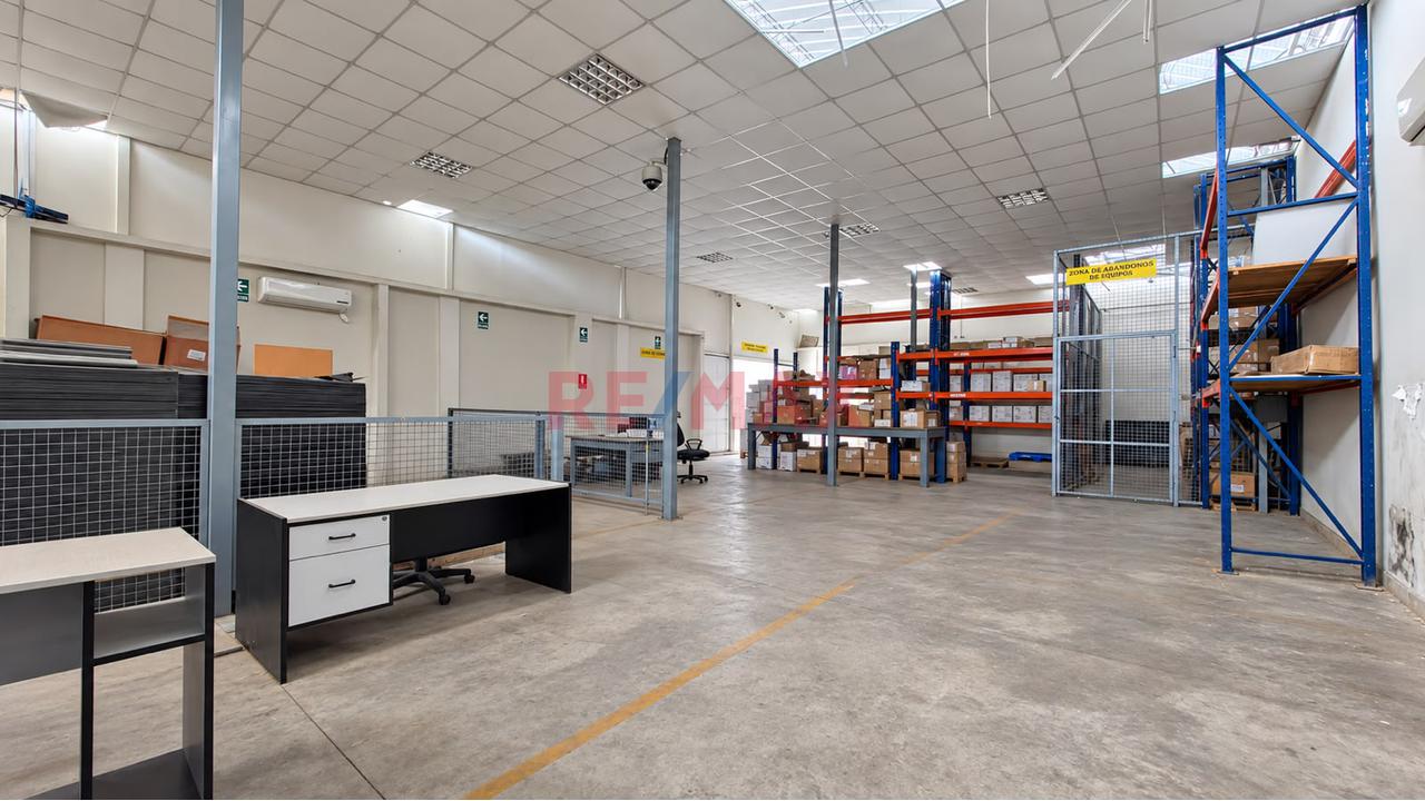 Amplio Local Industrial En Av. Quilca – Callao — foto 4