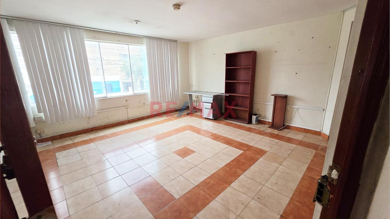 Amplio Local Industrial En Av. Quilca – Callao - 17