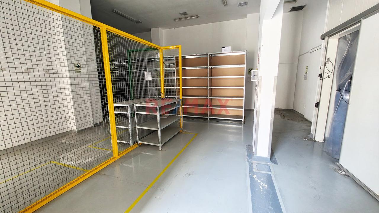 Amplio Local Industrial En Av. Quilca – Callao — foto 8