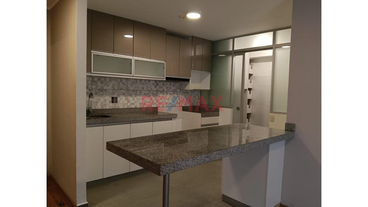 Acogedor Departamento En Alquiler En Lince — foto 4