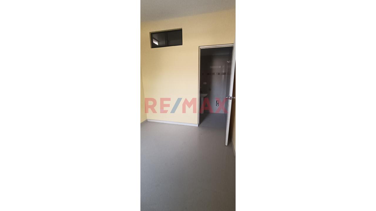 Alquiler Departamento En 1Er Piso Villa La Planicie — foto 4