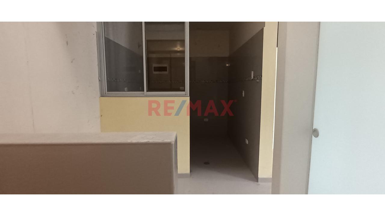 Alquiler Departamento En 1Er Piso Villa La Planicie — foto 9