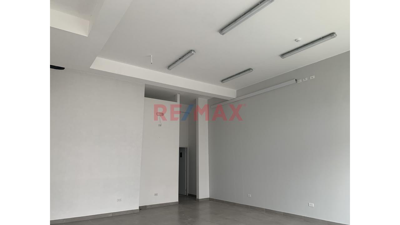 Excelente Local Comercial A Media Cuadra De Wong En Miraflores