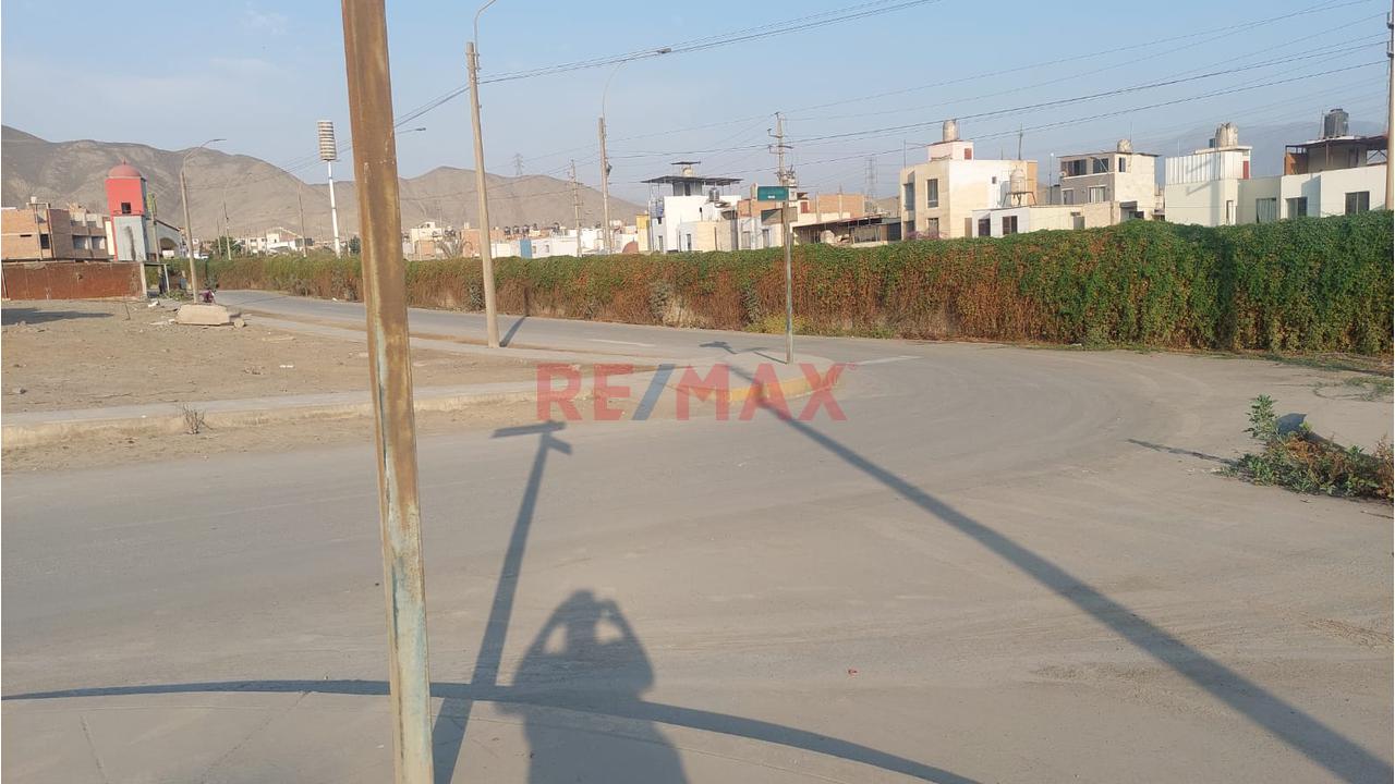 Venta De Terreno En La Planicie De Carabayllo En Esquina - 3