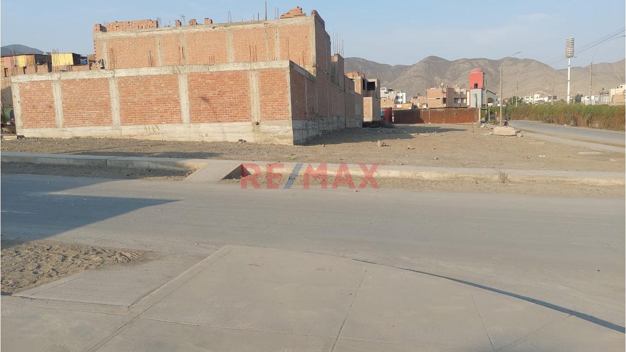 Venta De Terreno En La Planicie De Carabayllo En Esquina - 4