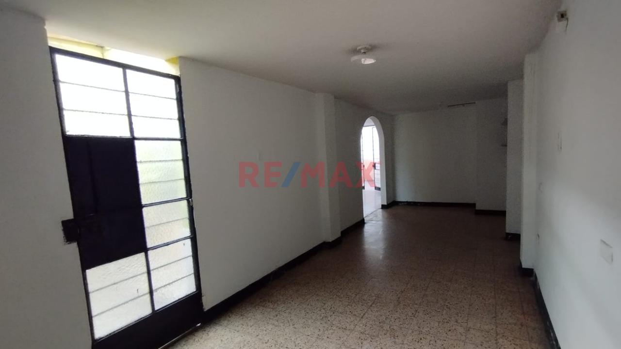 ¡Excelente Oportunidad De Inversión! Casa Multifamiliar De 3 Pisos Con Entradas Independientes En La Perla, Callao — foto 13