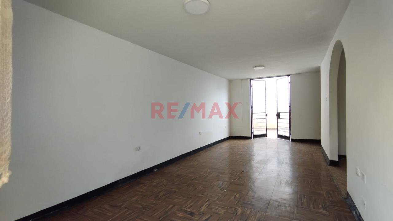 ¡Excelente Oportunidad De Inversión! Casa Multifamiliar De 3 Pisos Con Entradas Independientes En La Perla, Callao — foto 11