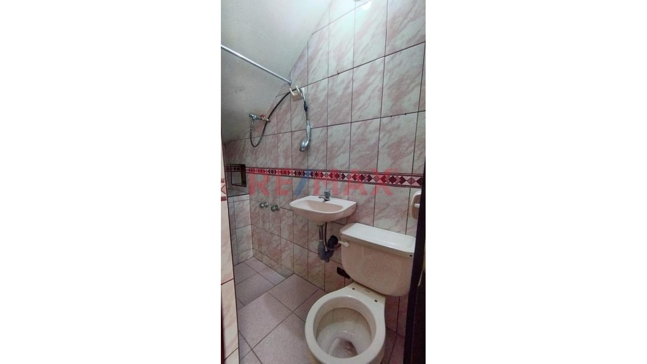 ¡Excelente Oportunidad De Inversión! Casa Multifamiliar De 3 Pisos Con Entradas Independientes En La Perla, Callao — foto 15