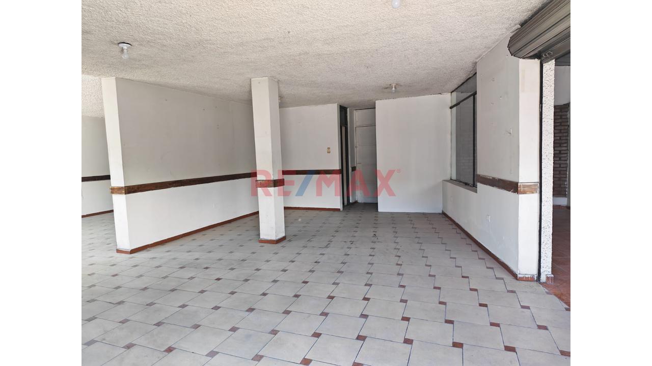 🏢 Local Comercial En Esquina – Av. Jorge Chávez, Arequipa — foto 5
