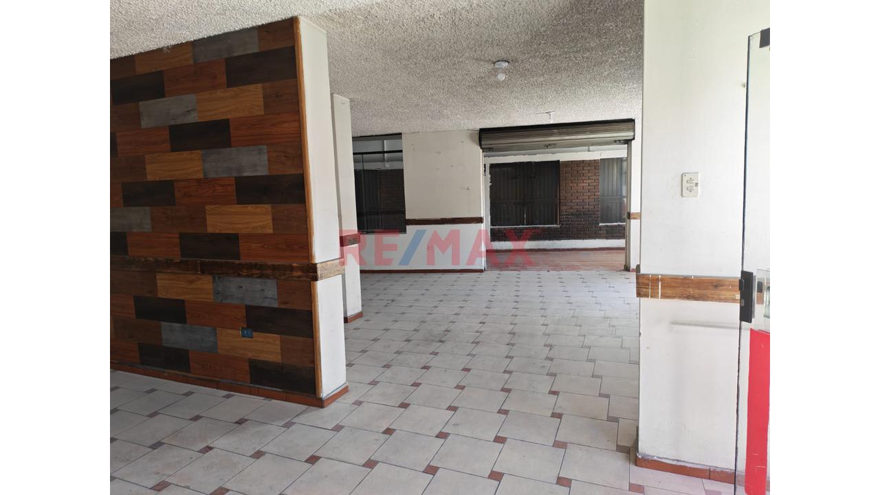 🏢 Local Comercial En Esquina – Av. Jorge Chávez, Arequipa — foto 6