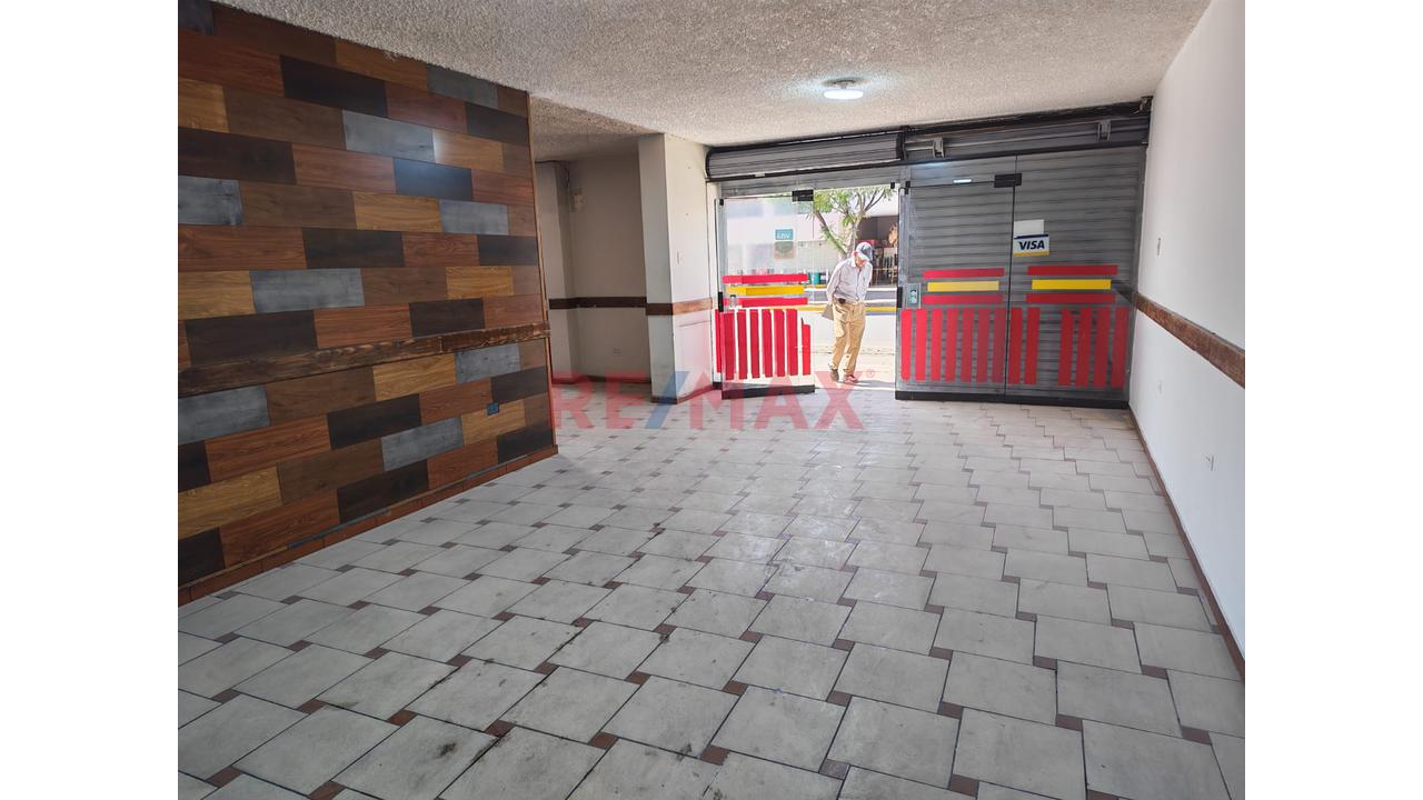 🏢 Local Comercial En Esquina – Av. Jorge Chávez, Arequipa — foto 7