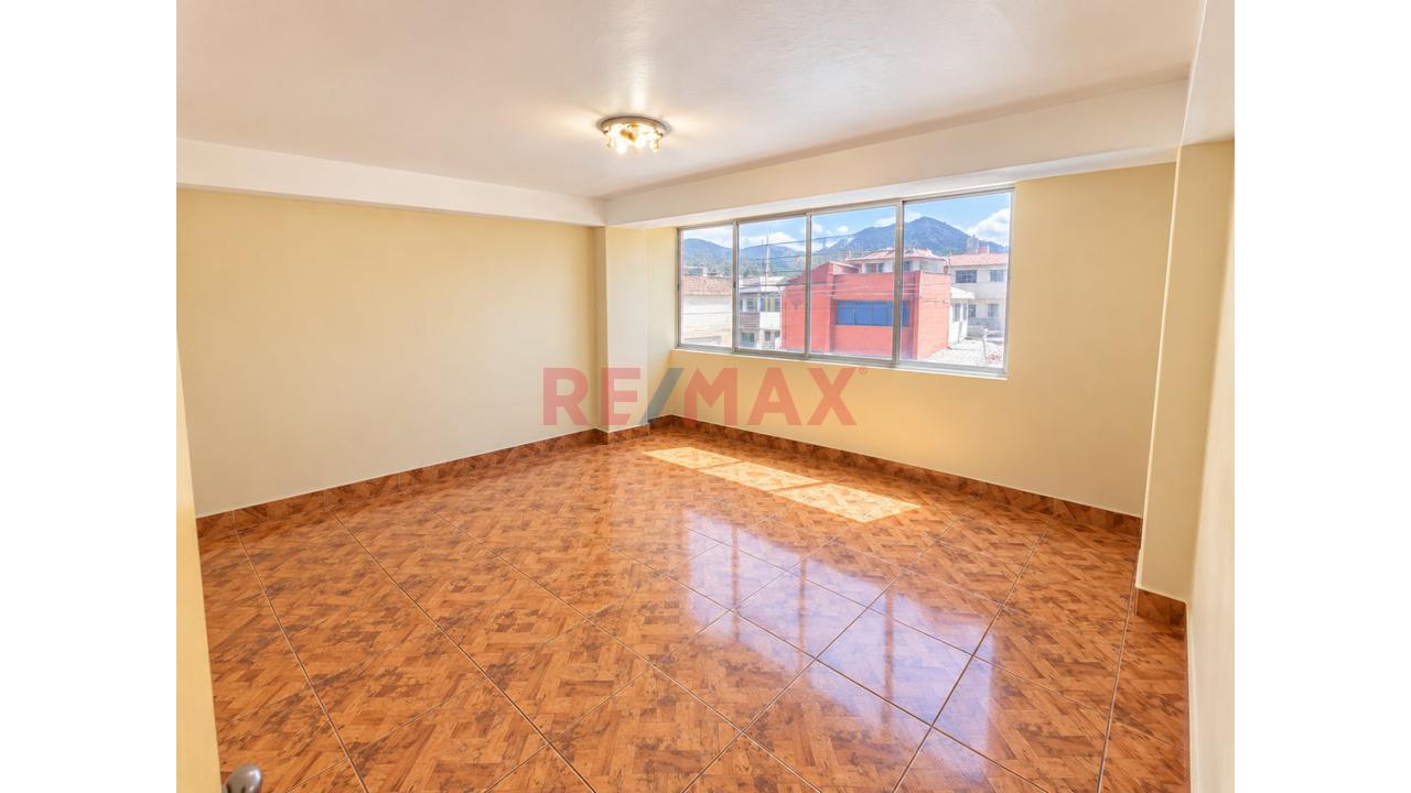 🏢✨ ¡Gran Propiedad Multifuncional En Venta – Izcuchaca, Anta! ✨🏢 - 8
