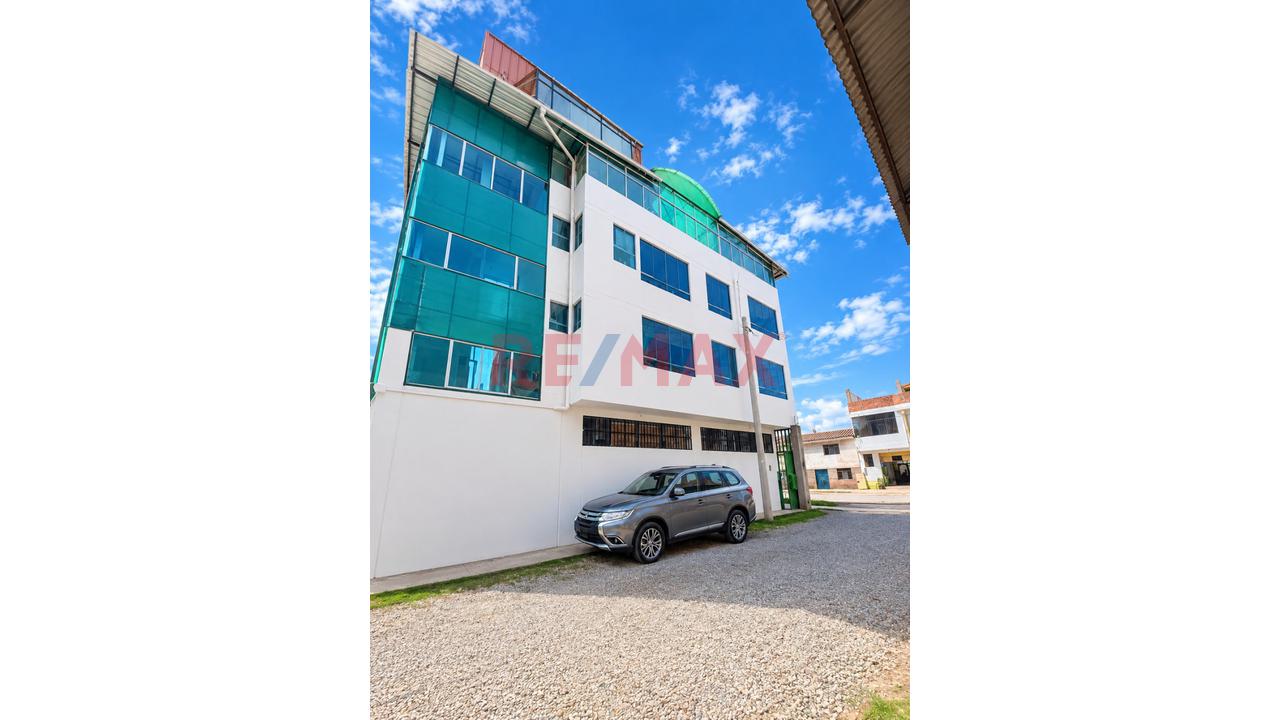 🏢✨ ¡Gran Propiedad Multifuncional En Venta – Izcuchaca, Anta! ✨🏢 - 2