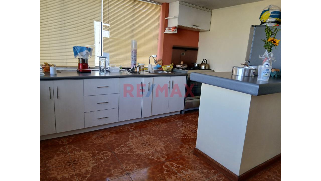En Venta Casa En Paucarpata/ Ciudad Blanca — foto 12