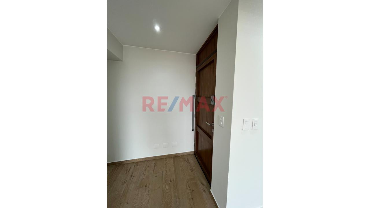 Amplio Departamento Remodelado De 3 Habitaciones, Balcón Y Doble Cochera – Magdalena Del Mar - 17