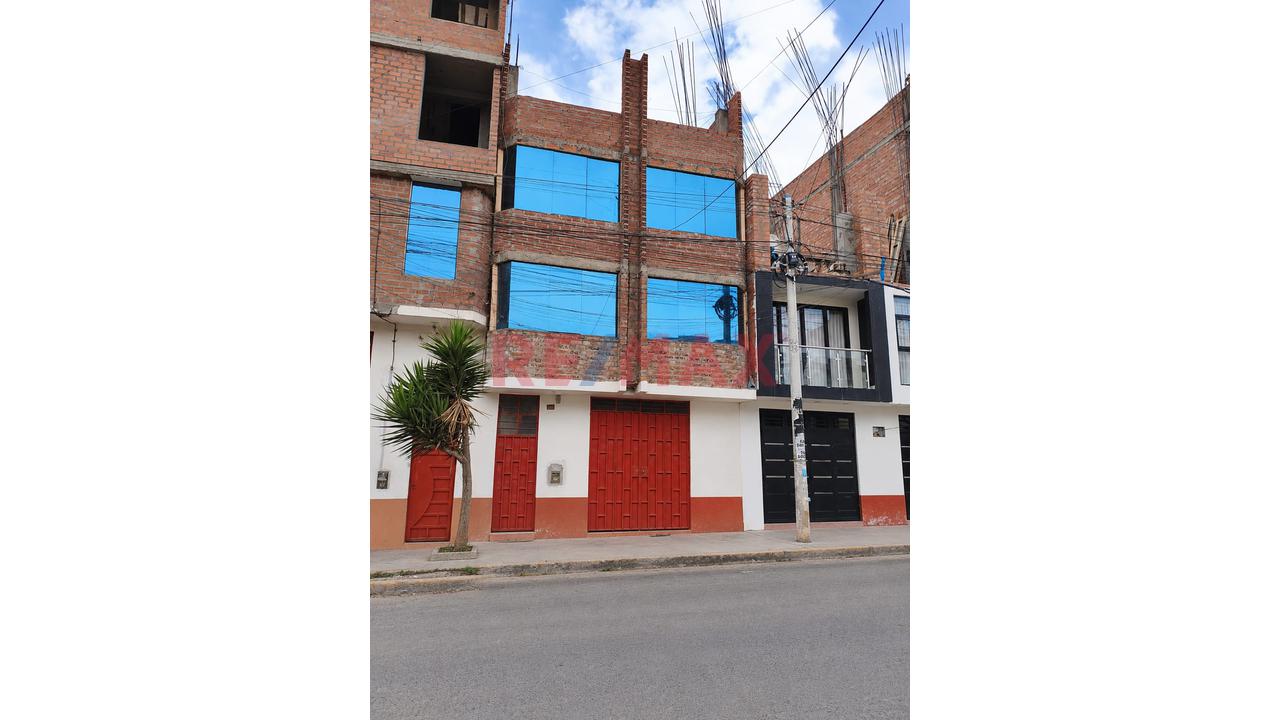 🏢 Casa En Venta - En Zona Altamente Comercial Frente A Metro De Chilca Y A Unos Pasos De Ministerio De Transportes 📍