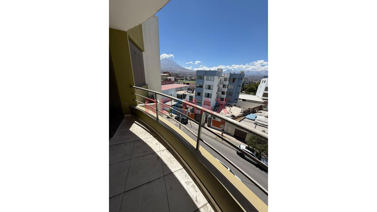 🏡 ¡Amplio Flat Con Aires Exclusivos En Umacollo! — foto 3