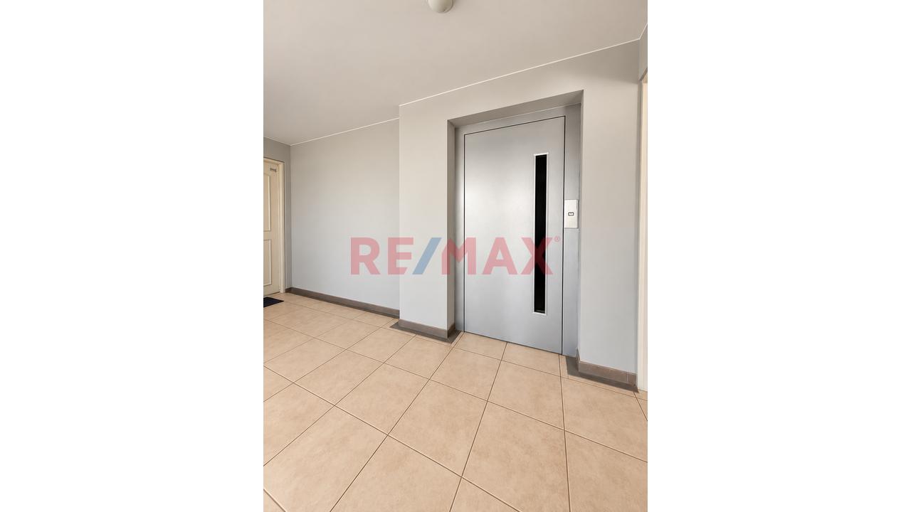 🏡 Alquiler De Amplio Departamento Frente A Parque En La Castellana – Surco — foto 3