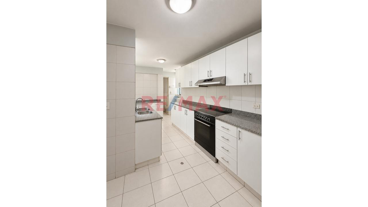 🏡 Alquiler De Amplio Departamento Frente A Parque En La Castellana – Surco — foto 11