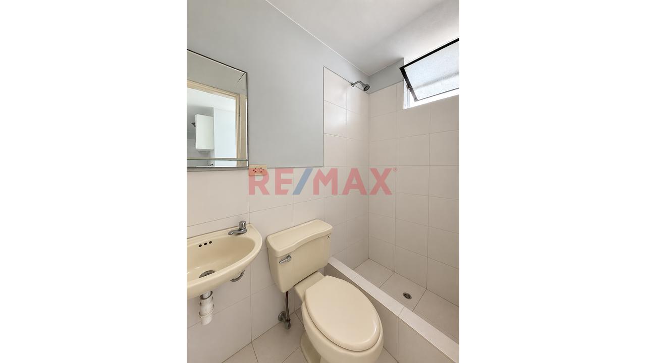 🏡 Alquiler De Amplio Departamento Frente A Parque En La Castellana – Surco — foto 6