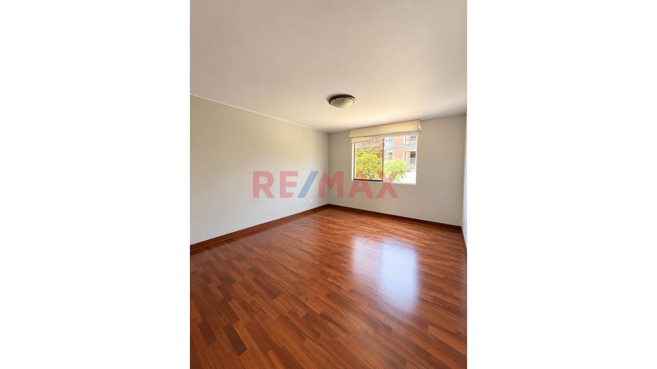 🏡 Alquiler De Amplio Departamento Frente A Parque En La Castellana – Surco — foto 4