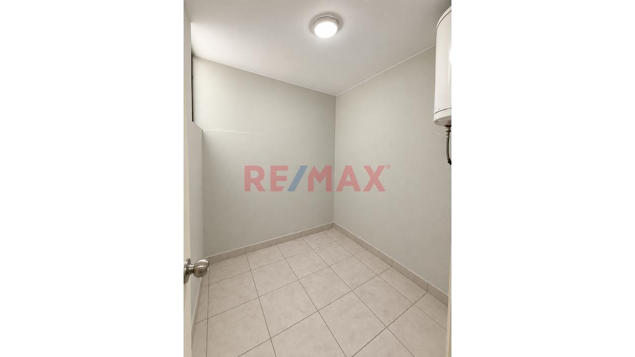 🏡 Alquiler De Amplio Departamento Frente A Parque En La Castellana – Surco - 16