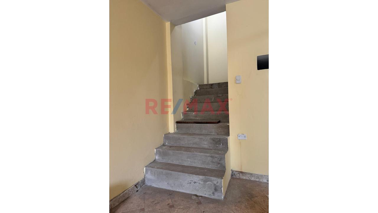 Local / Departamento 2Do Piso Av. San Felipe Comas — foto 8