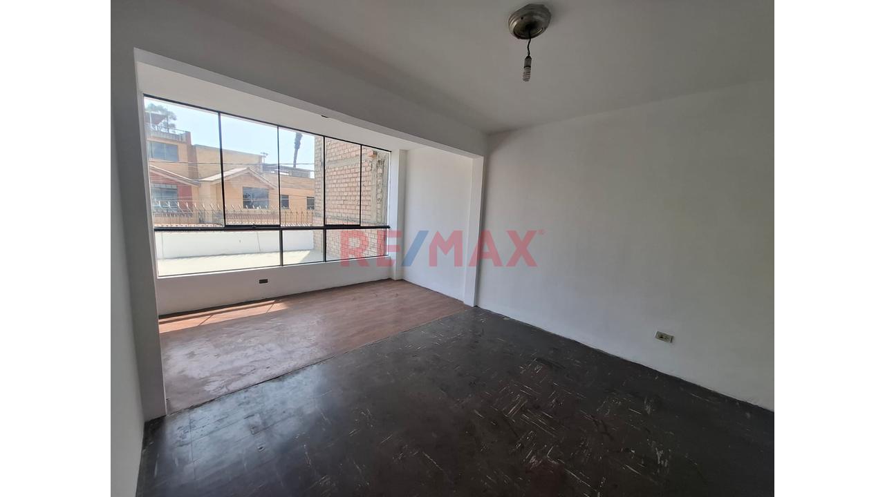 Casa En Venta En Inmediaciones De Salamanca – Olimpo, Ate – A Media Cuadra Del Parque Juno Y A Pocos Metros De La Vía De Evitamiento — foto 7
