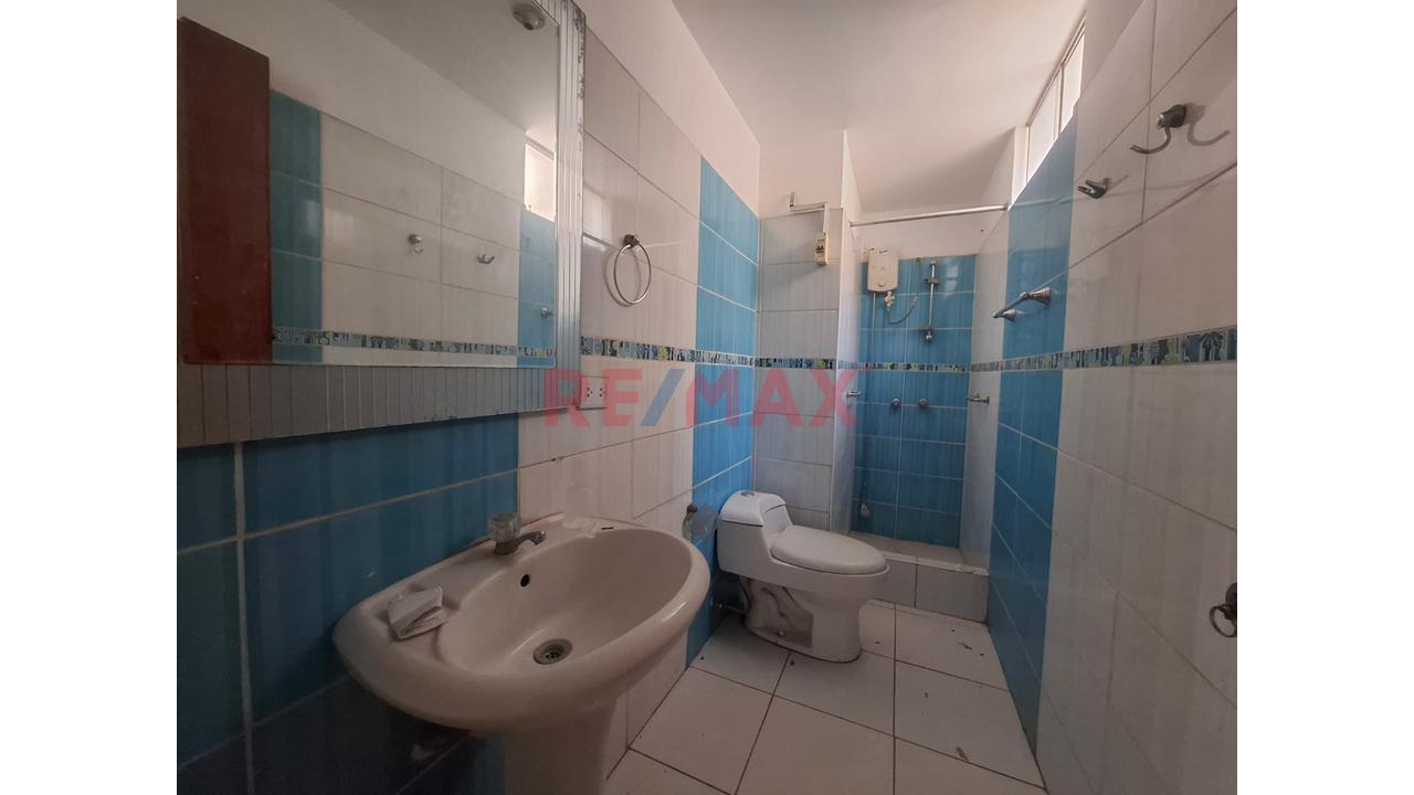 Casa En Venta En Inmediaciones De Salamanca – Olimpo, Ate – A Media Cuadra Del Parque Juno Y A Pocos Metros De La Vía De Evitamiento — foto 3