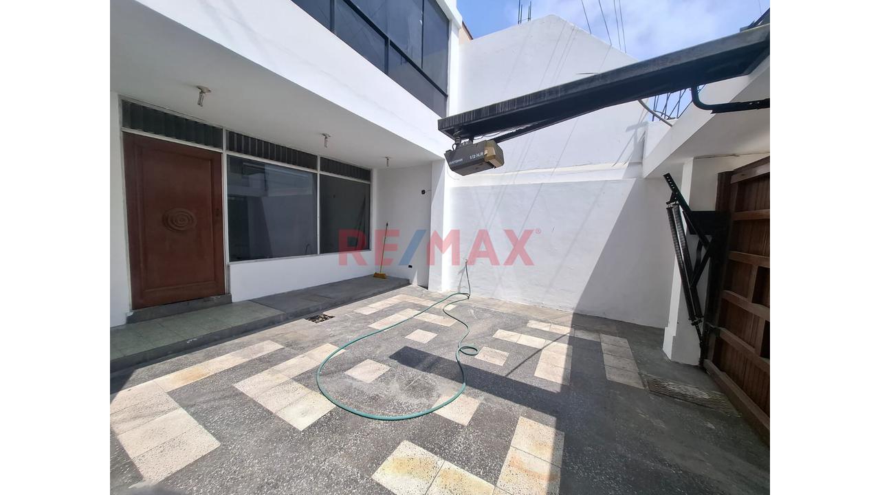 Casa En Venta En Inmediaciones De Salamanca – Olimpo, Ate – A Media Cuadra Del Parque Juno Y A Pocos Metros De La Vía De Evitamiento — foto 8