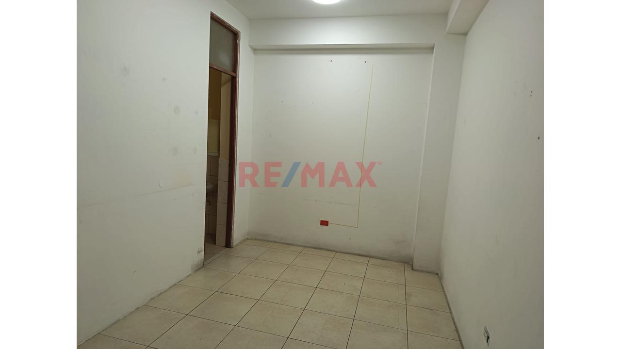 Alquiler De Local En Galería La Plata ¡Ocasión Comercial En El Corazón De Lima! — foto 5