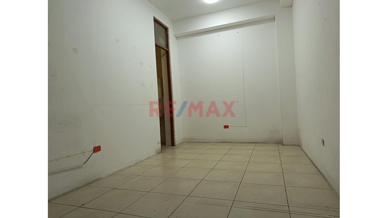 Alquiler De Local En Galería La Plata ¡Ocasión Comercial En El Corazón De Lima! — foto 8