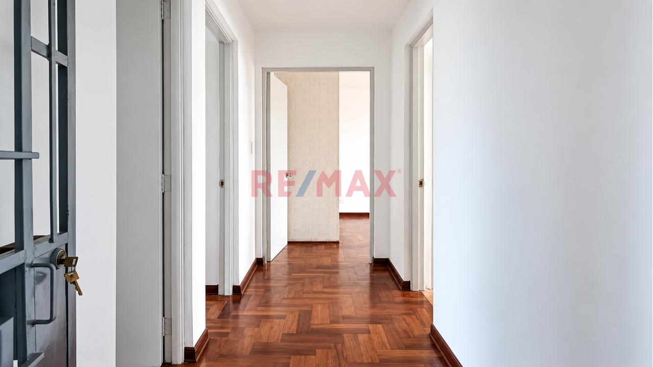 Amplio Departamento De 136 M² En Venta En San Miguel – 3 Habitaciones + Cuarto De Servicio + Cochera — foto 4