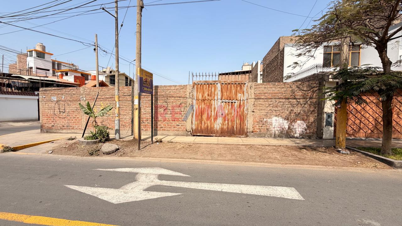 Se Alquila Terreno En Mayorazgo - Ate | 253 M2 | 3,330 Soles