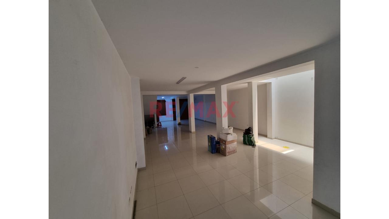 🚨 ¡Local Comercial De 170 M² En San Martín De Porres! 🚨 — foto 9