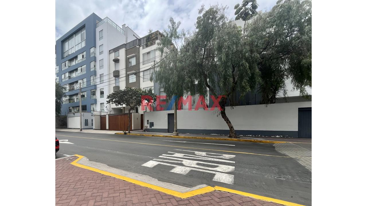 Departamento Remodelado En Venta En Miraflores – Coronel Inclán Cuadra 4 - Vista Exterior