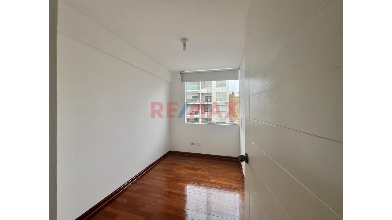 Departamento Remodelado En Venta En Miraflores – Coronel Inclán Cuadra 4 - Vista Exterior — foto 7
