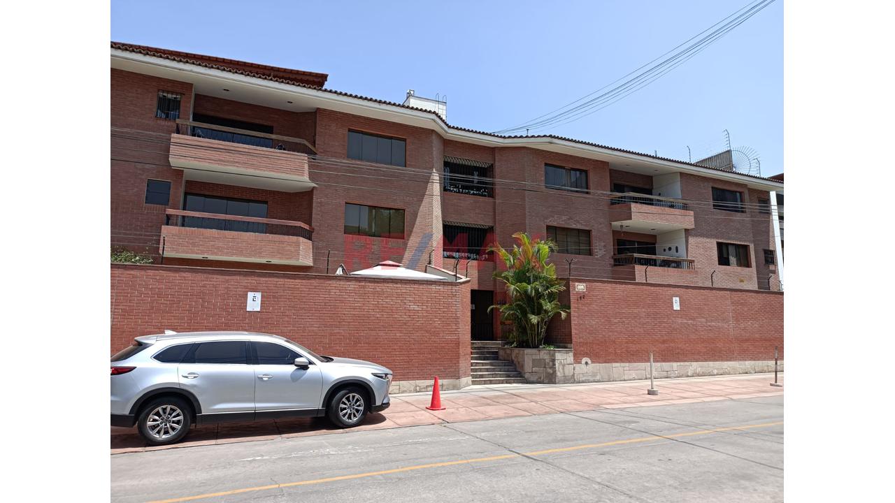 Venta Amplio De Lujo Departamento De 205 M² –Amoblado Y Sin Amoblar Con Ascensor Chacarrilla Surco, — foto 2