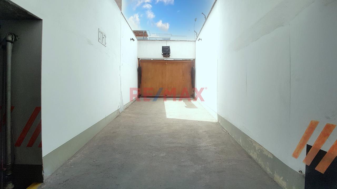 Venta Amplio De Lujo Departamento De 205 M² –Amoblado Y Sin Amoblar Con Ascensor Chacarrilla Surco, — foto 3